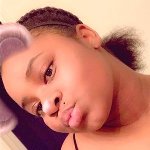 Meet your Posher, Shakira